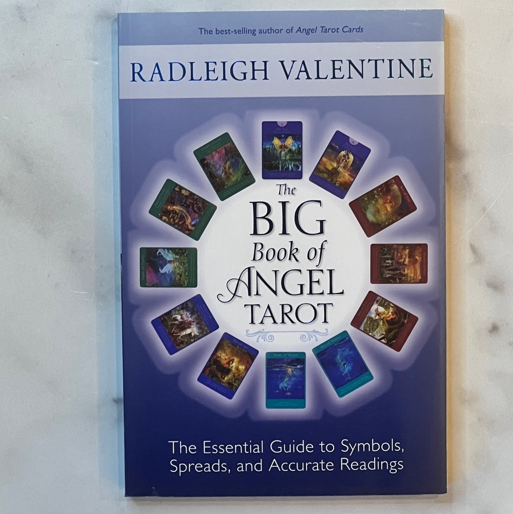 The Big Book of Angel Tarot : The Essential Guide